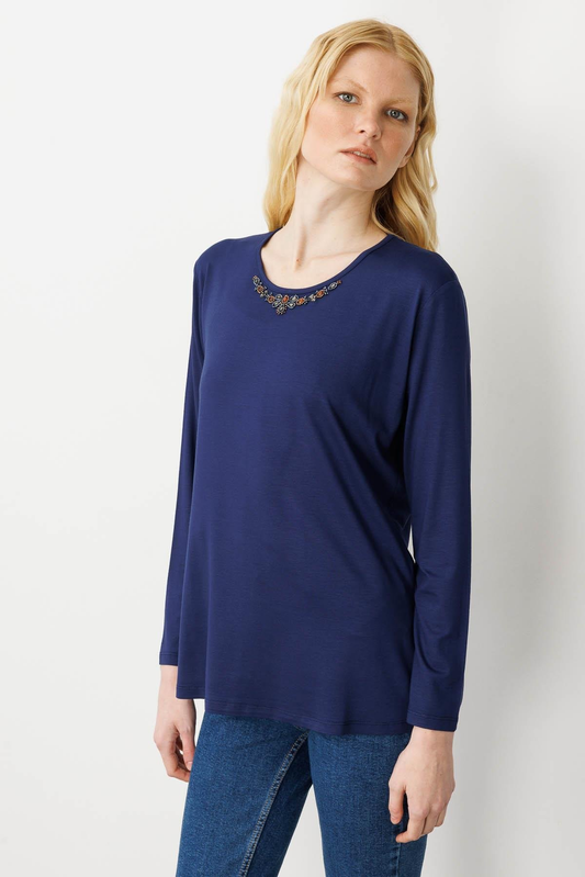 بلوزة نسائية سوداء مزينة بالخرز، برقبة دائرية