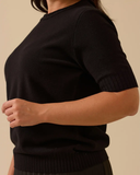 بلوزة أساسية محبوكة بأكمام قصيرة بمقاسات كبيرة من Gala-Xi