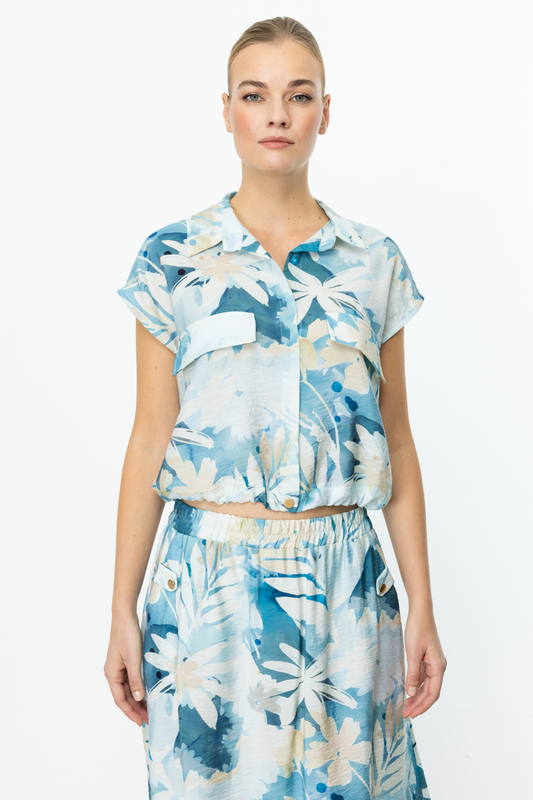 قميص قصير منقوش بعشرة أنماط مع جيوب مزخرفة