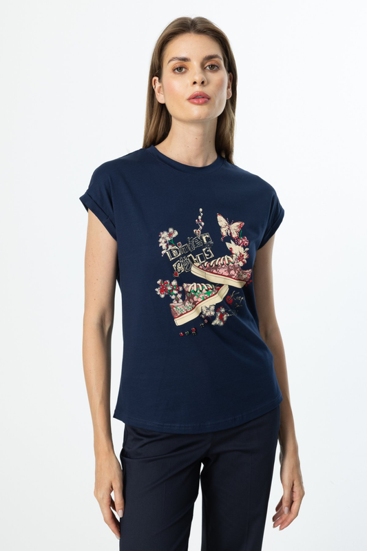 بلوزة قطنية مزينة بعشرة أحجار ومطبوعة