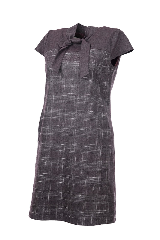 فستان إيكول متوسط الطول بأكمام قصيرة - تصميم كلاسيكي بسيط