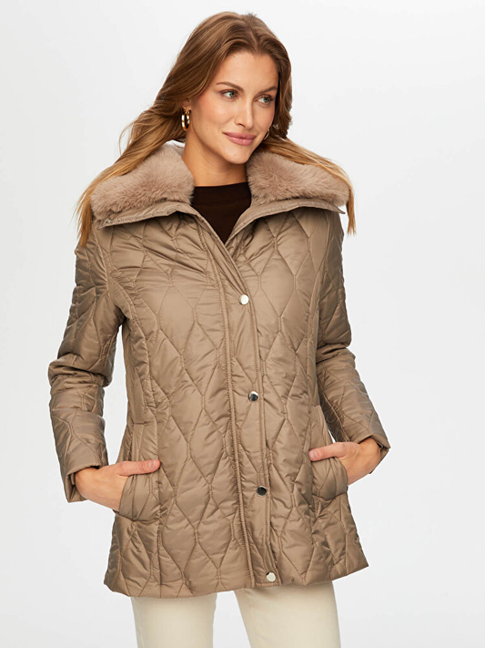 معطف نسائي مبطن من فايك سونميز بتفاصيل من الفرو الصناعي UW26KKB002