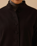 معطف بأزرار وياقة صينية بمقاسات كبيرة من جالا-شي