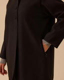 معطف بأزرار وياقة صينية بمقاسات كبيرة من جالا-شي