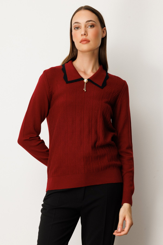 On Yakası Aksesuar Detaylı Triko Kazak On