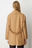 معطف إيكول مزدوج الصدر مع جيوب جانبية