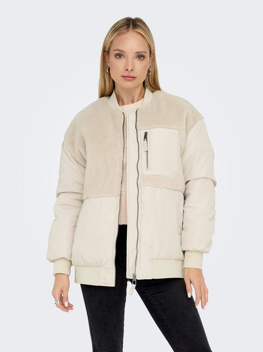Only Oversize Peluş Detaylı Fermuarlı Kadın Kışlık Mont