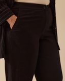 بنطلون واسع الساقين بأزرار أمامية بمقاسات كبيرة من جالا-شي