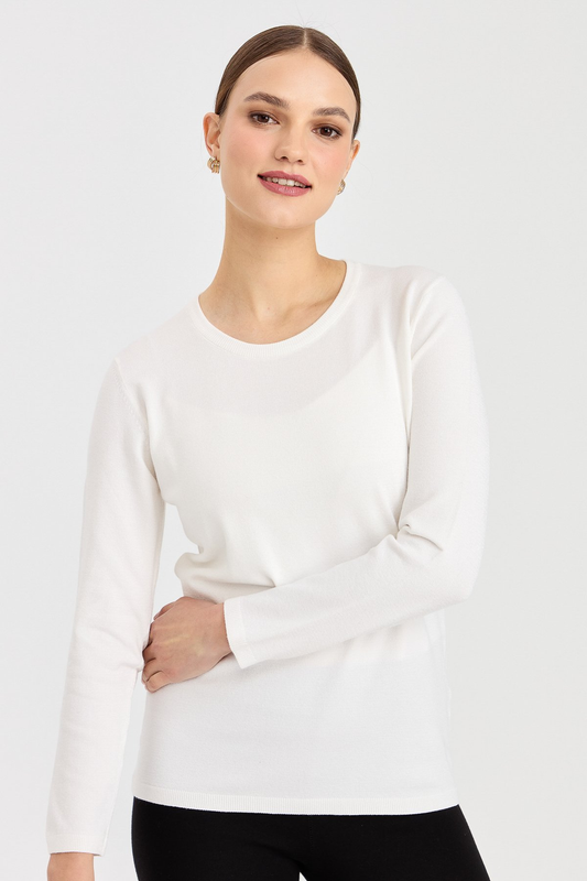 نمط بلوزة نسائية أساسية بأكمام طويلة وياقة دائرية من الليكرا 