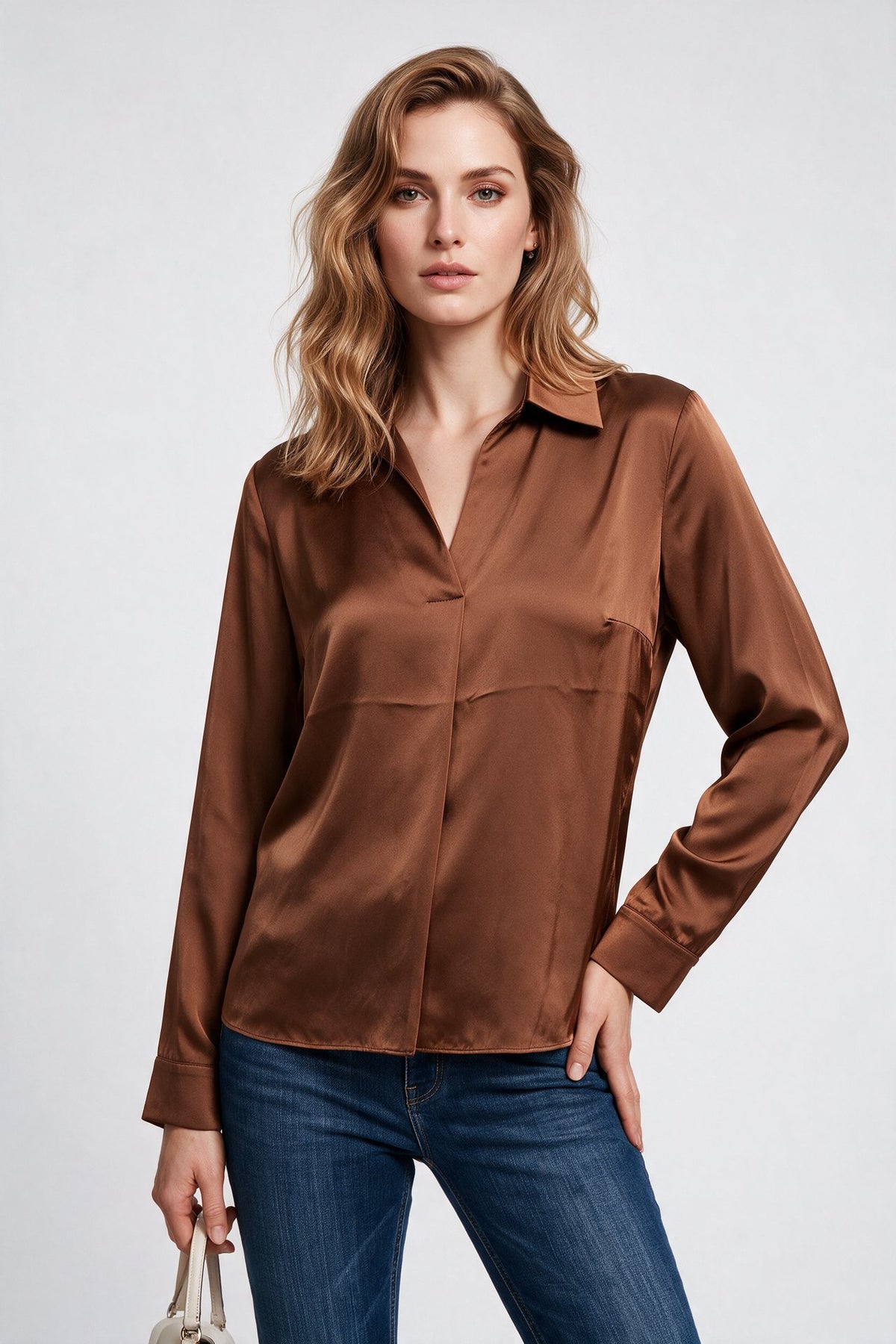 Ekol Kadın Saten Dokulu Gömlek Yaka V Kesim Uzun Kollu Bluz Ana görsel