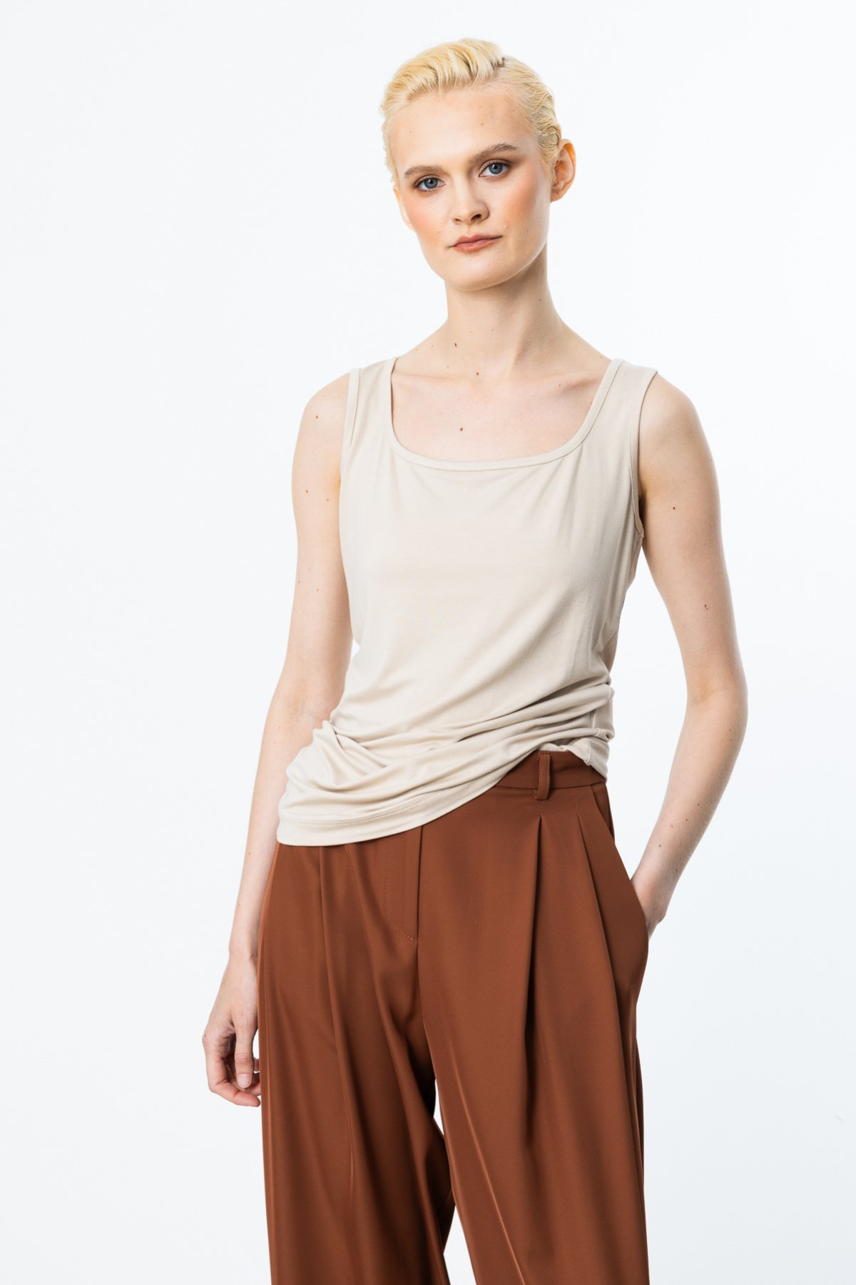 On Minimalist Kolsuz Kadın Bluz - Crop Kesim - Günlük