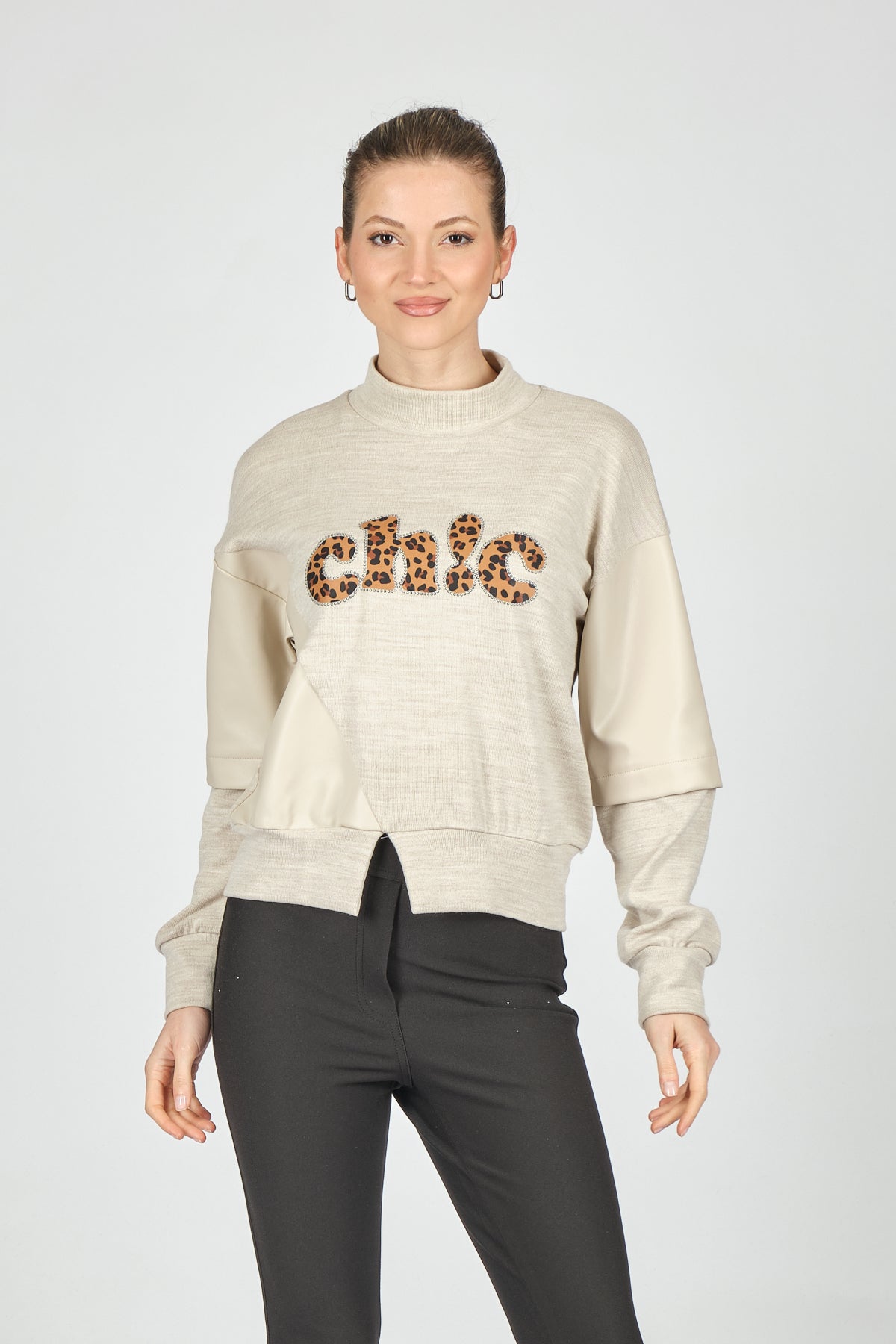 Ysatis Minimalist Leopar Desenli Oversize Uzun Kol Crop Kadın Bluz Translation missing: tr.content.product_image_main