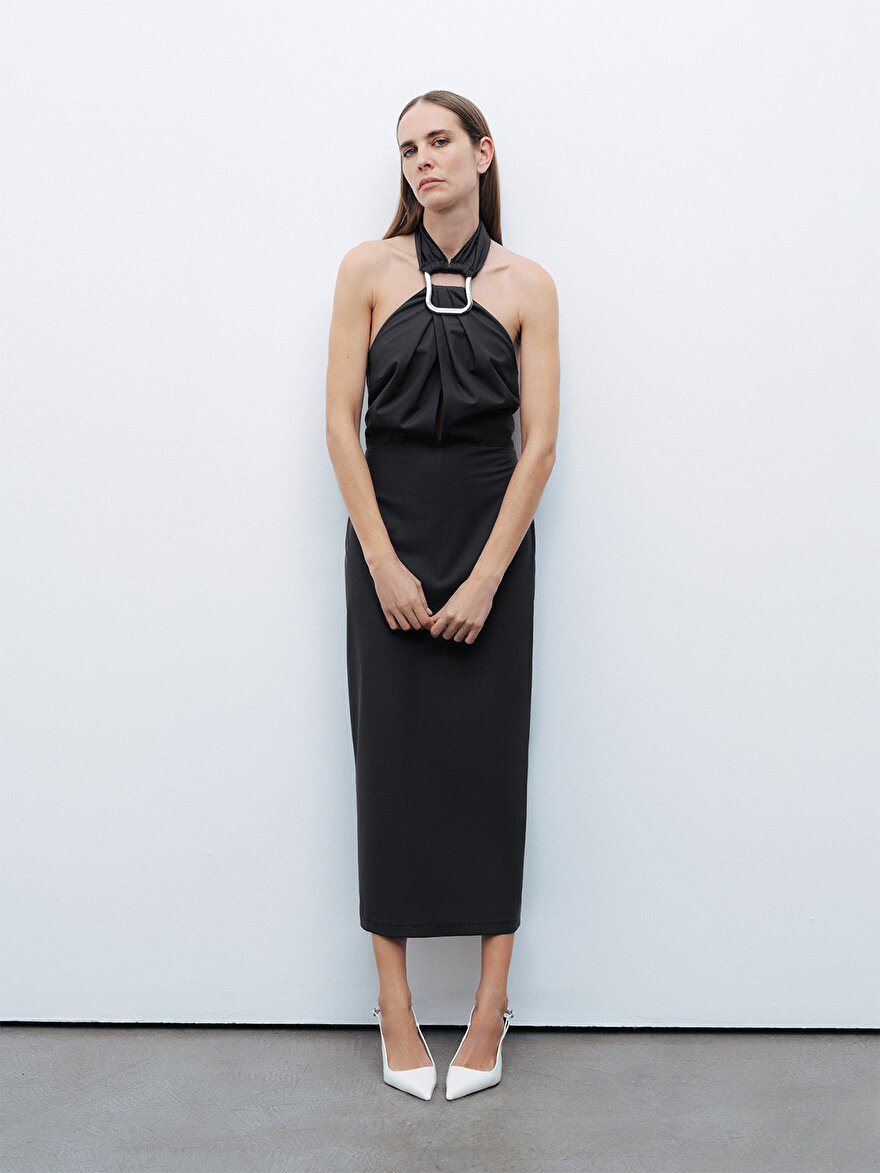 Nocturne Minimalist Halter Yaka Midi Elbise - Modern ve Şık