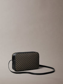 Calvin Klein Kadın Emblem Elongated Çapraz Çanta LV04F3268G2XA