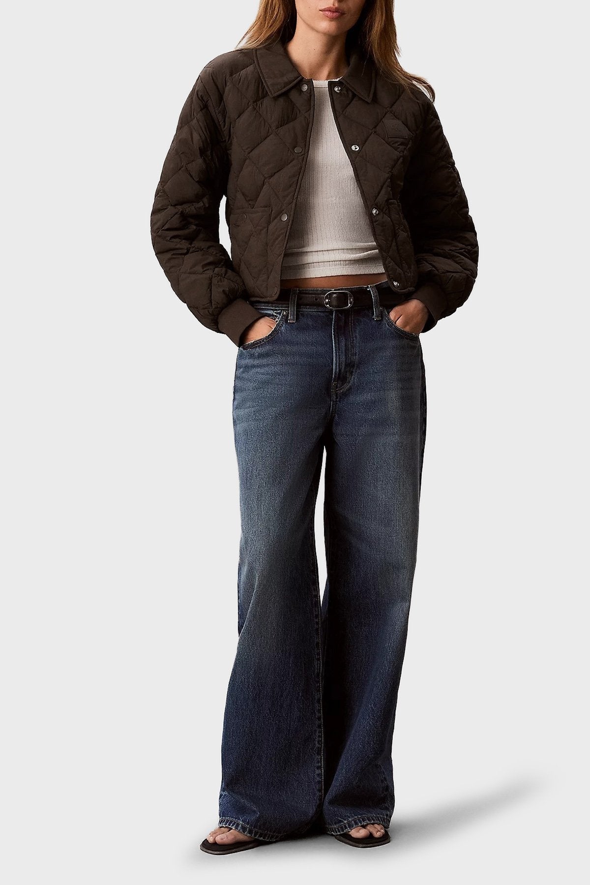 Calvin Klein Kadın Normal Kesim Kapitone Gömlek Yaka Düğmeli Kısa Mont