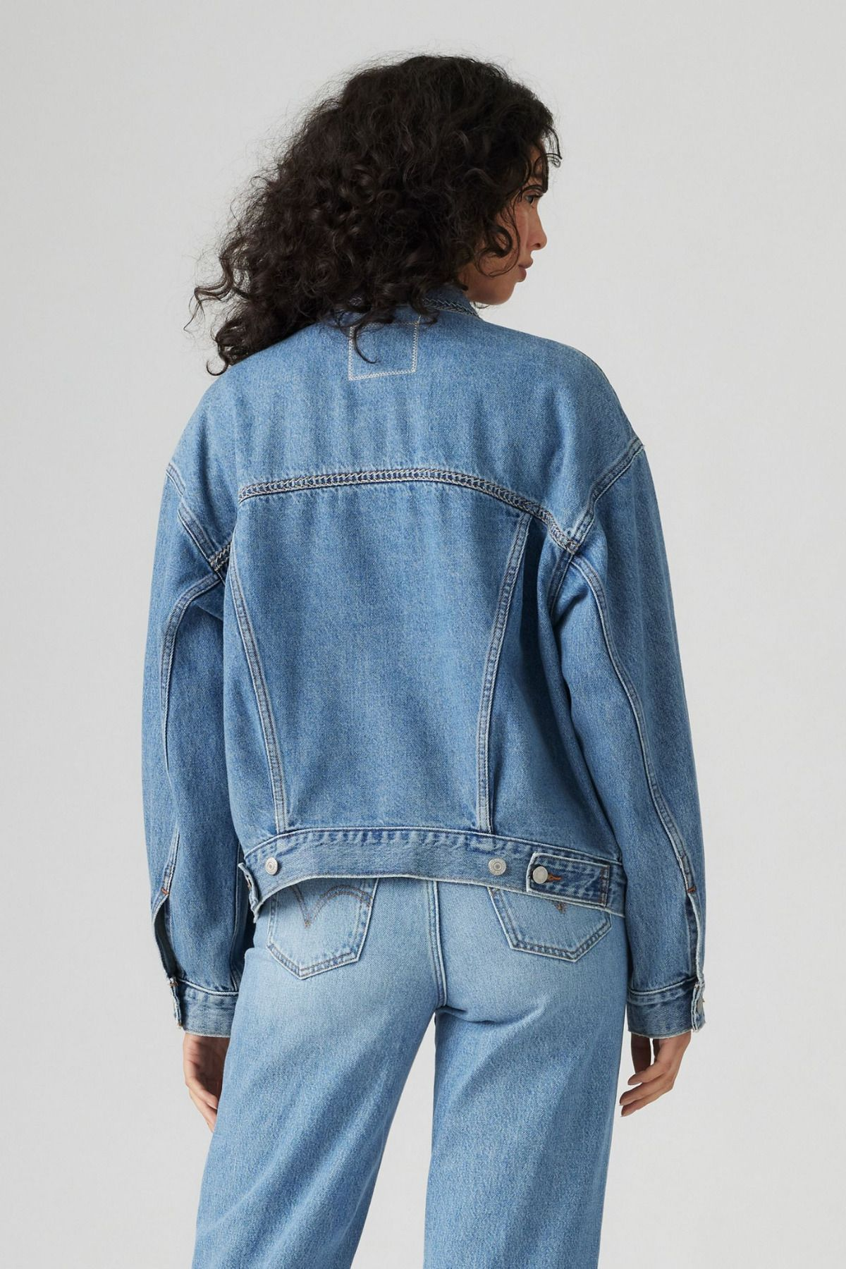 Levi's Oversized Jean Ceket Kadın - Günlük Minimalist Stil Translation missing: ar.content.product_image_secondary
