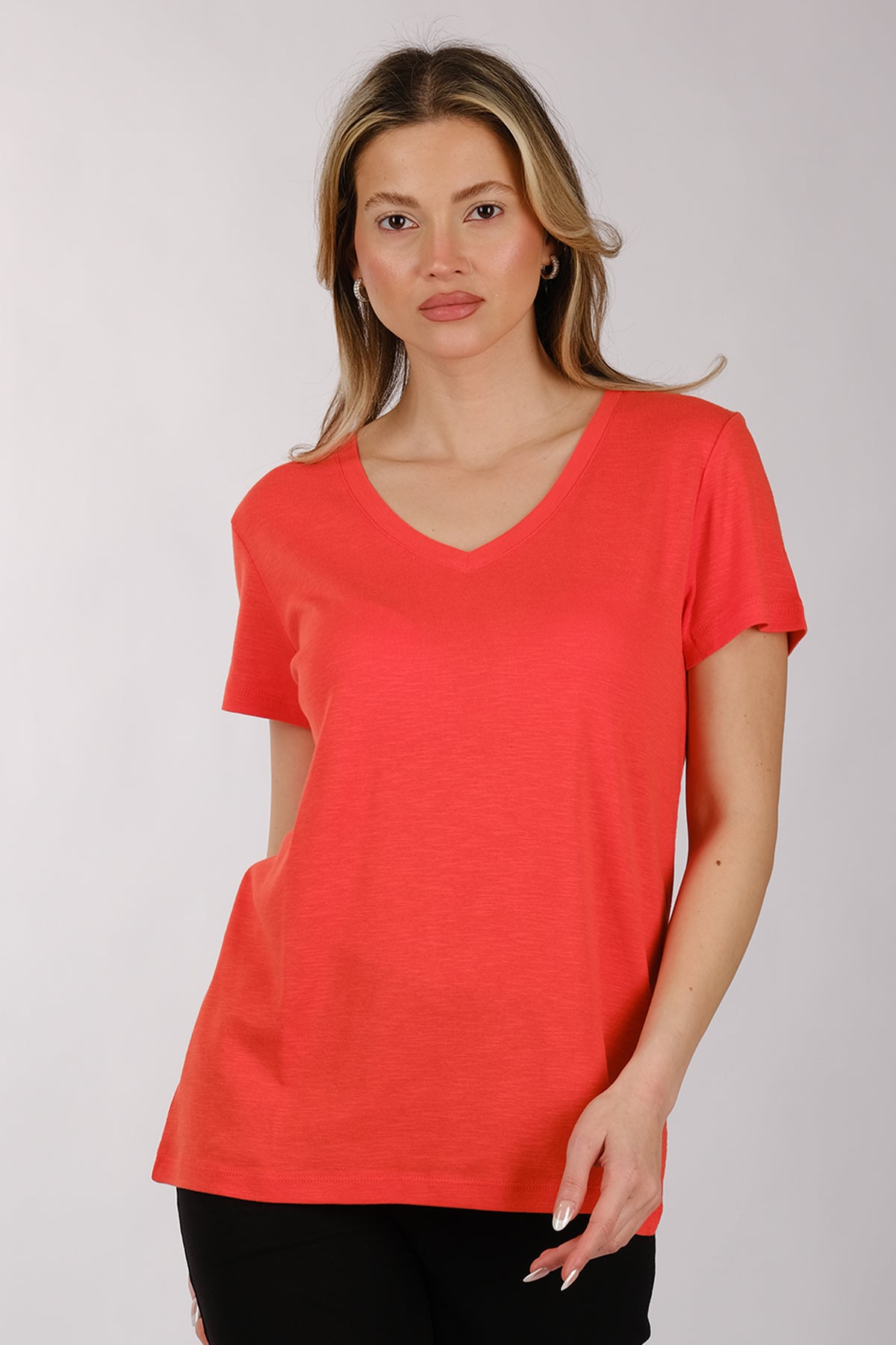 Daido Kadın Oversize V Yaka Kısa Kol Minimalist T-Shirt