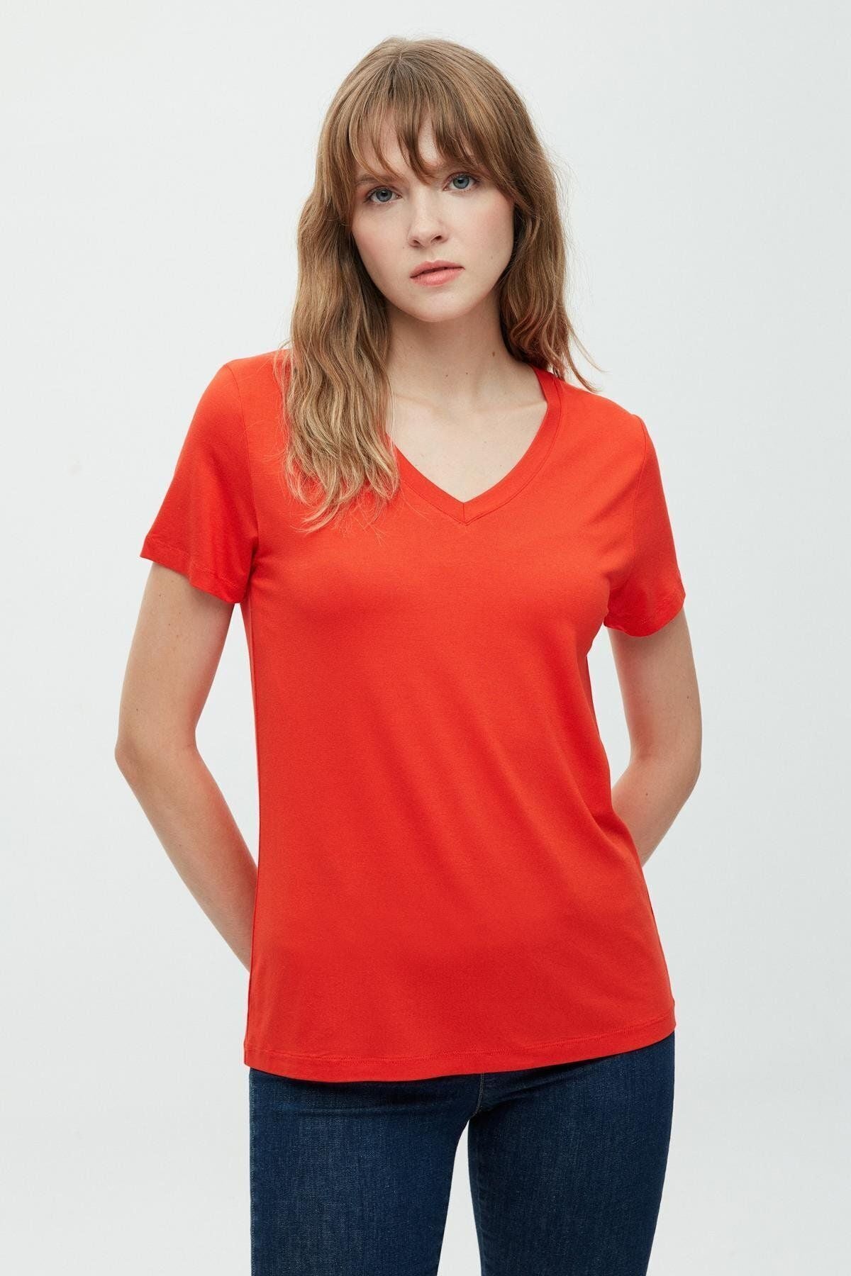 Daido Kadın V Yaka Kısa Kol Minimalist T-Shirt - Rahat ve Şık Translation missing: tr.content.product_image_main