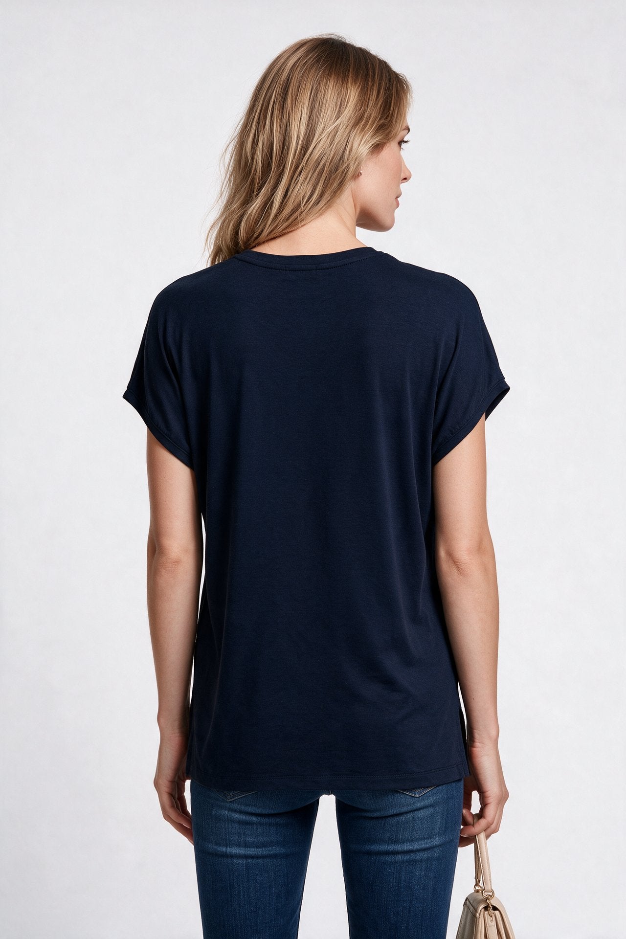 Daıdo Kadın V Yaka Rahat Kesim Dokulu Kumaş İşlemeli Kısa Kollu T-Shirt İkincil görsel
