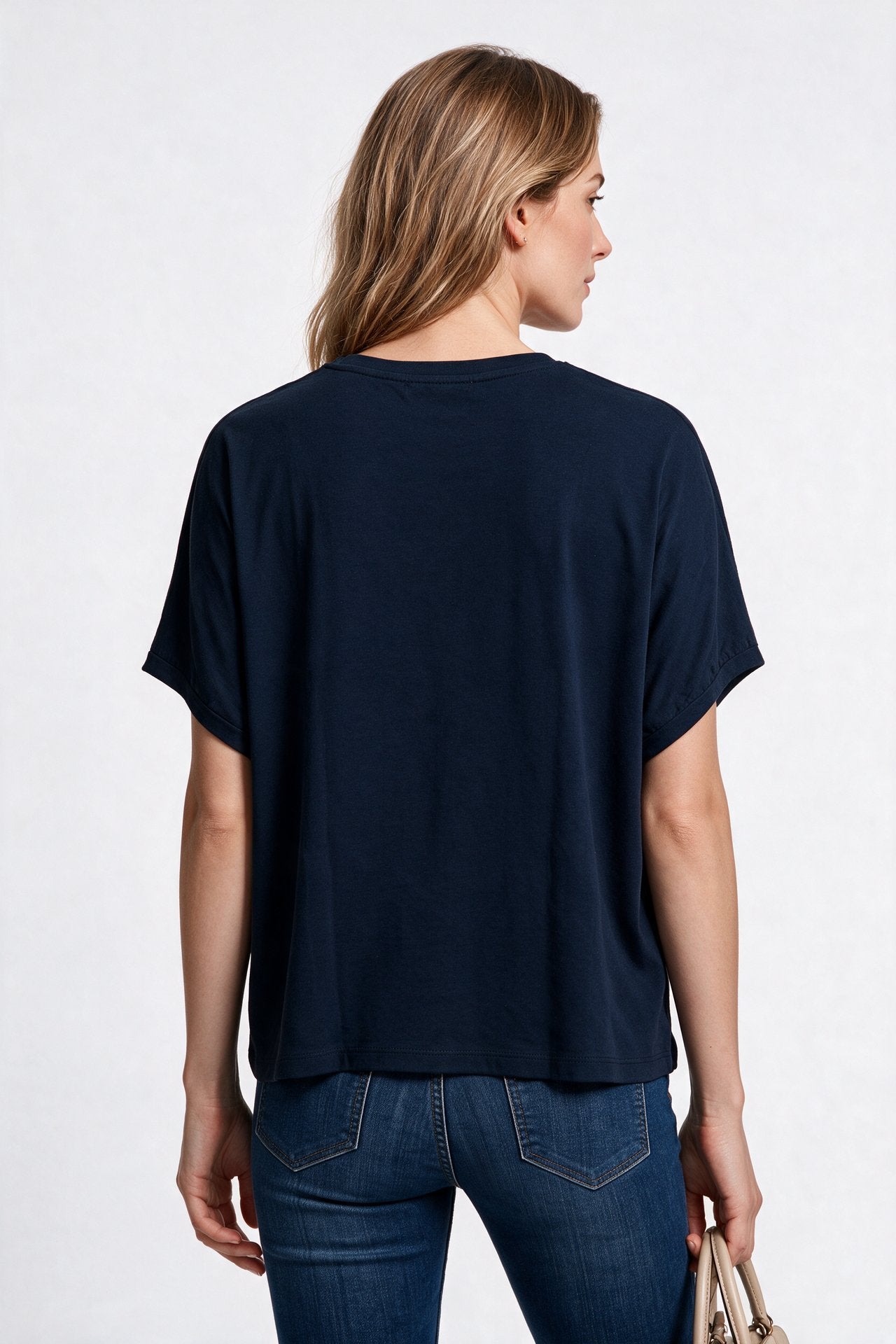 Daıdo Kadın V Yaka Rahat Kesim Dokulu Kumaş Detaylı İşlemeli T-Shirt İkincil görsel