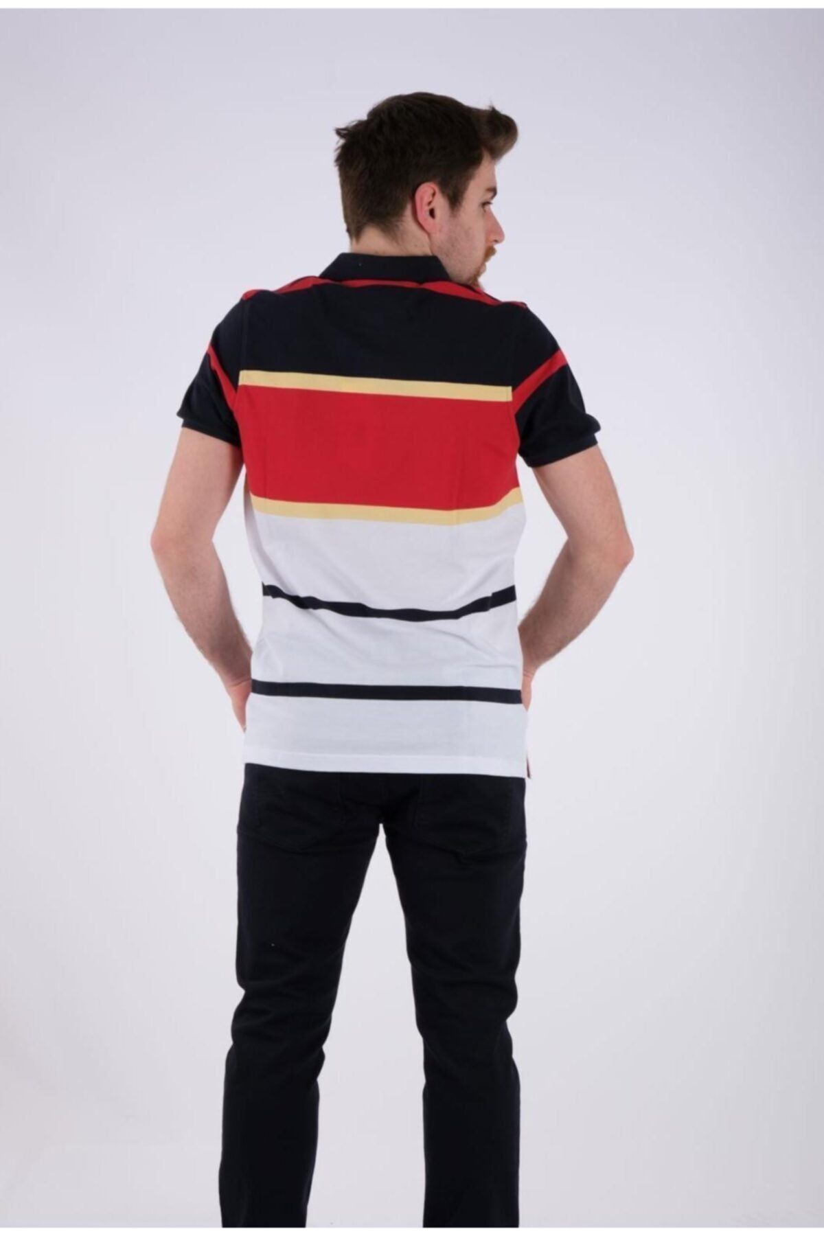Desen Minimalist Polo Yaka Kısa Kol Erkek T-Shirt - Günlük Şıklık Translation missing: tr.content.product_image_secondary