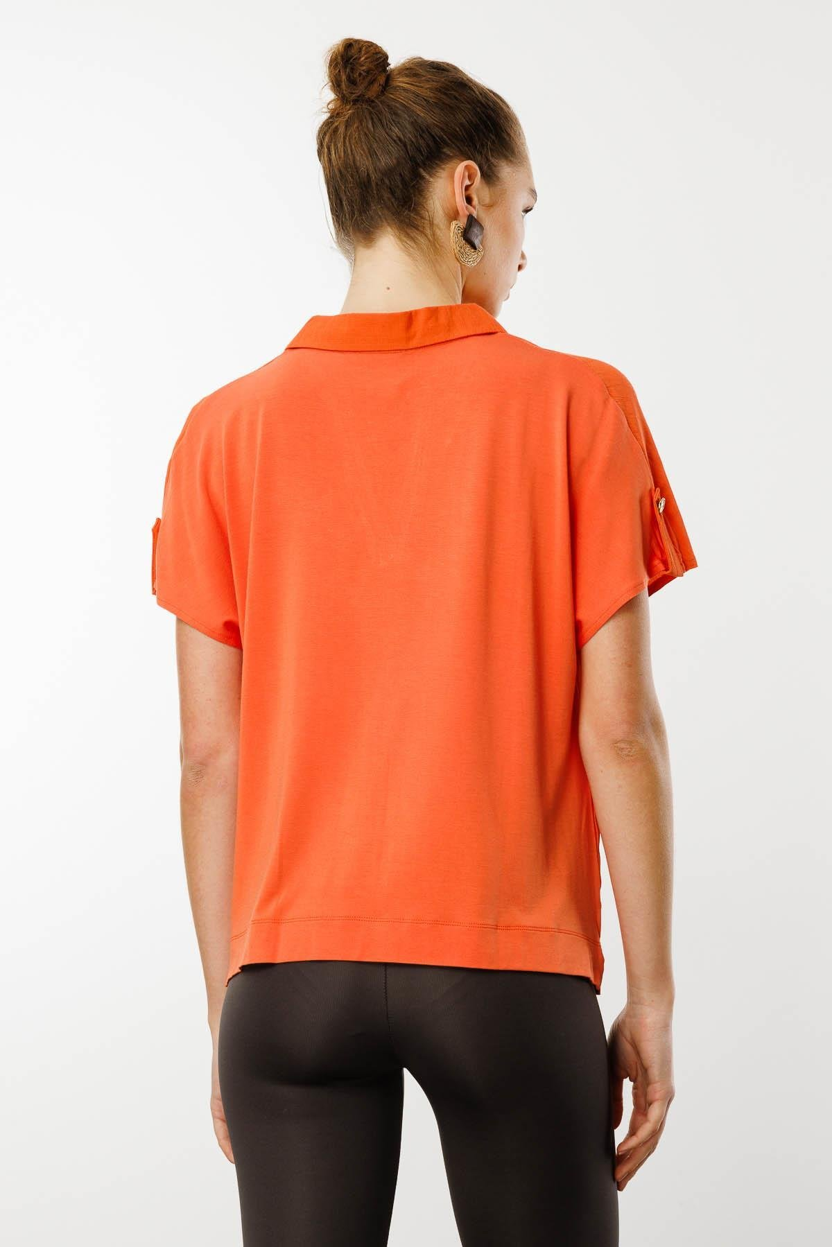 Desen Minimalist Polo Yaka Kısa Kol Kadın Bluz - Rahat ve Şık