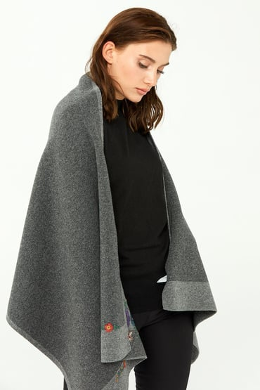Desen Oversize Nakışlı Kadın Şalı - Minimalist & Şık - Hemen Al!