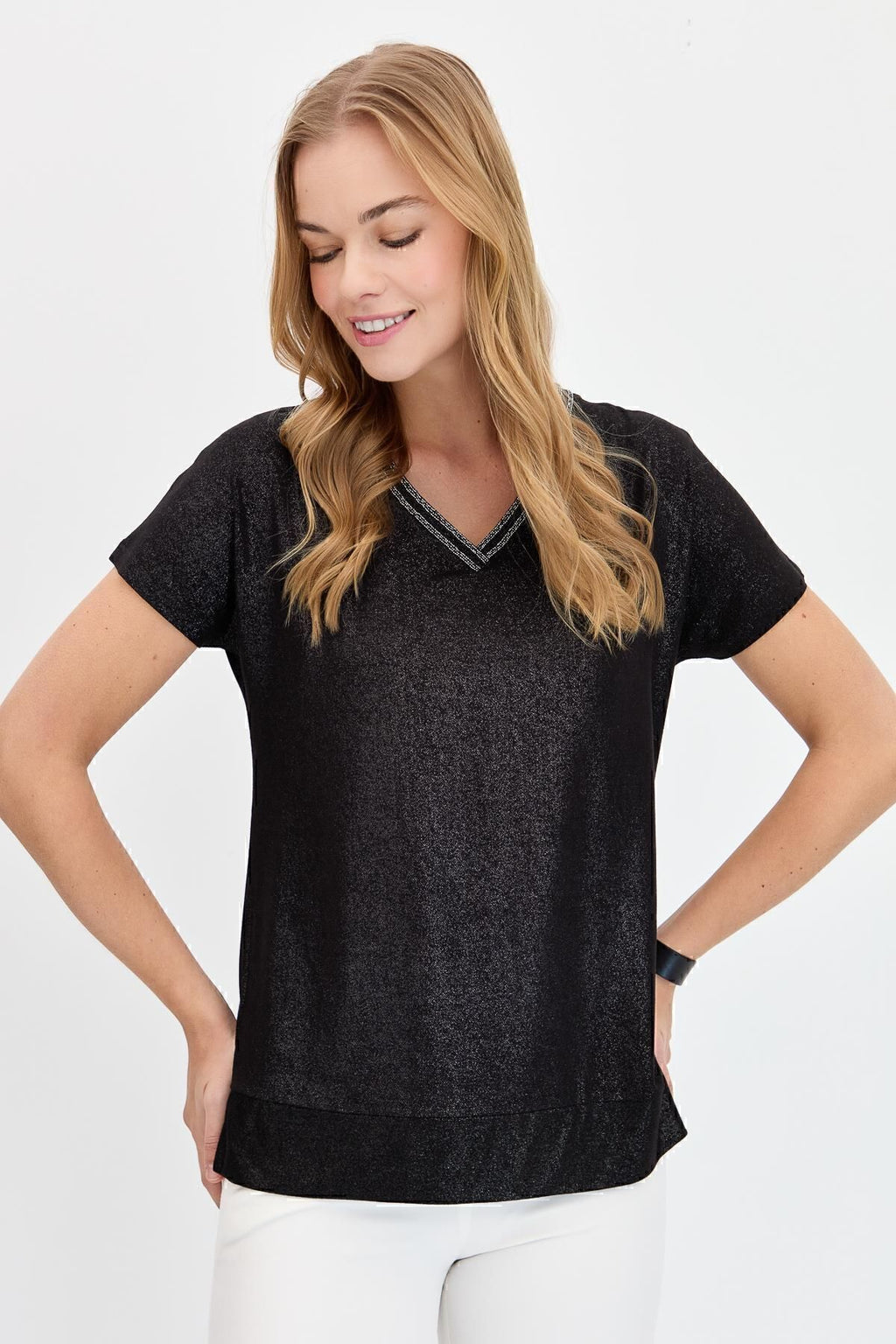Desen Minimalist V Yaka Kısa Kol Kadın Tişört - Günlük Stil
