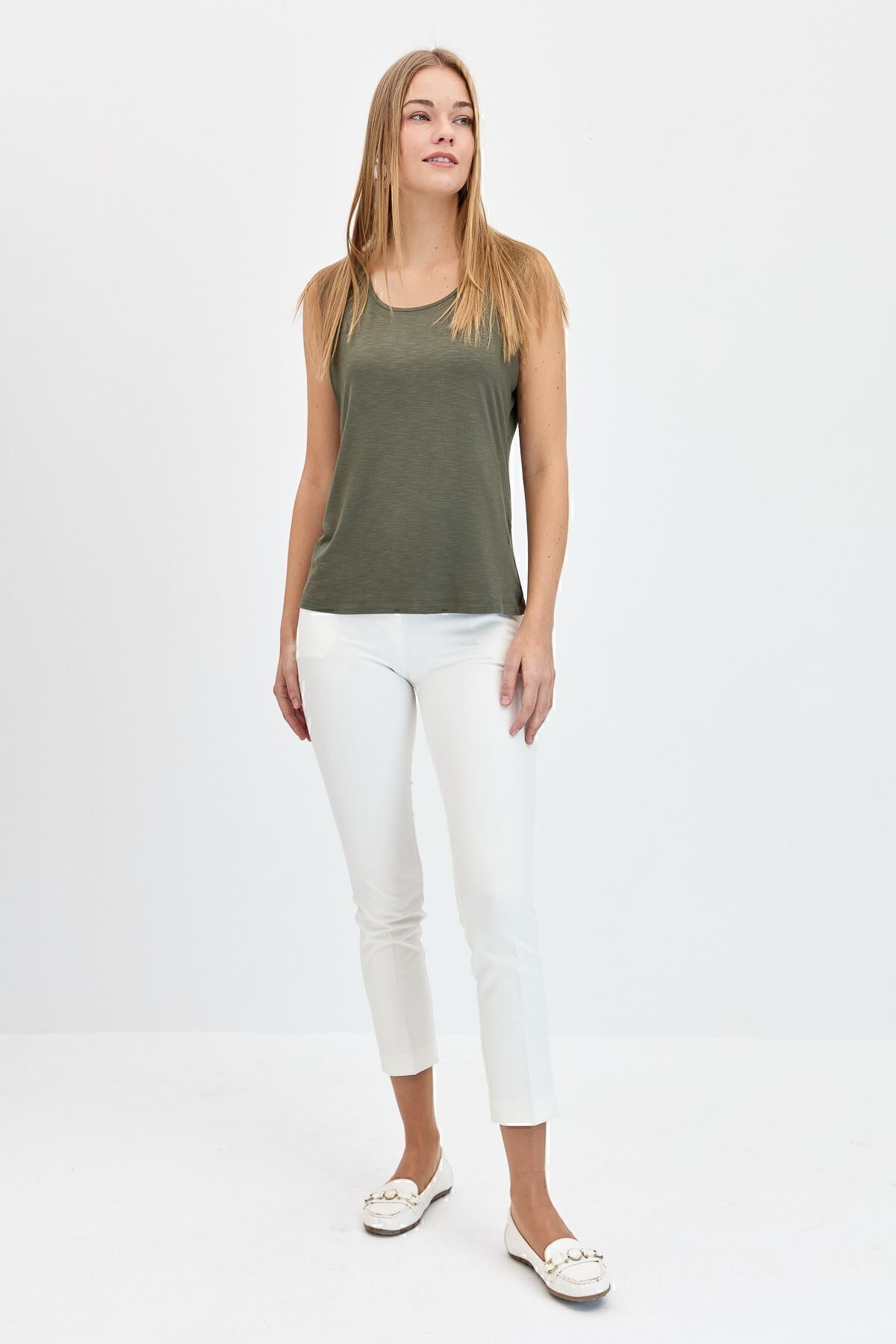 Desen Minimalist Kolsuz Oversize Kadın T-Shirt - Rahat ve Şık