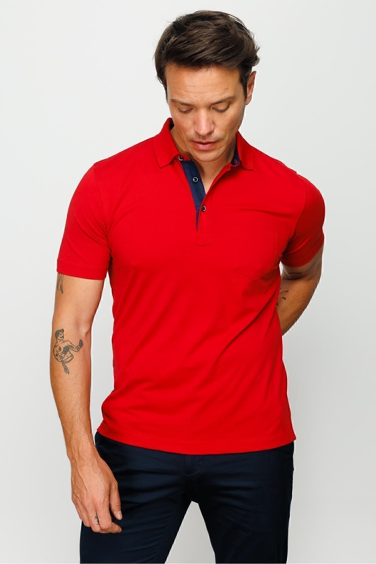 Desen Minimalist Polo Yaka Kısa Kol Erkek T-Shirt - Rahat ve Şık