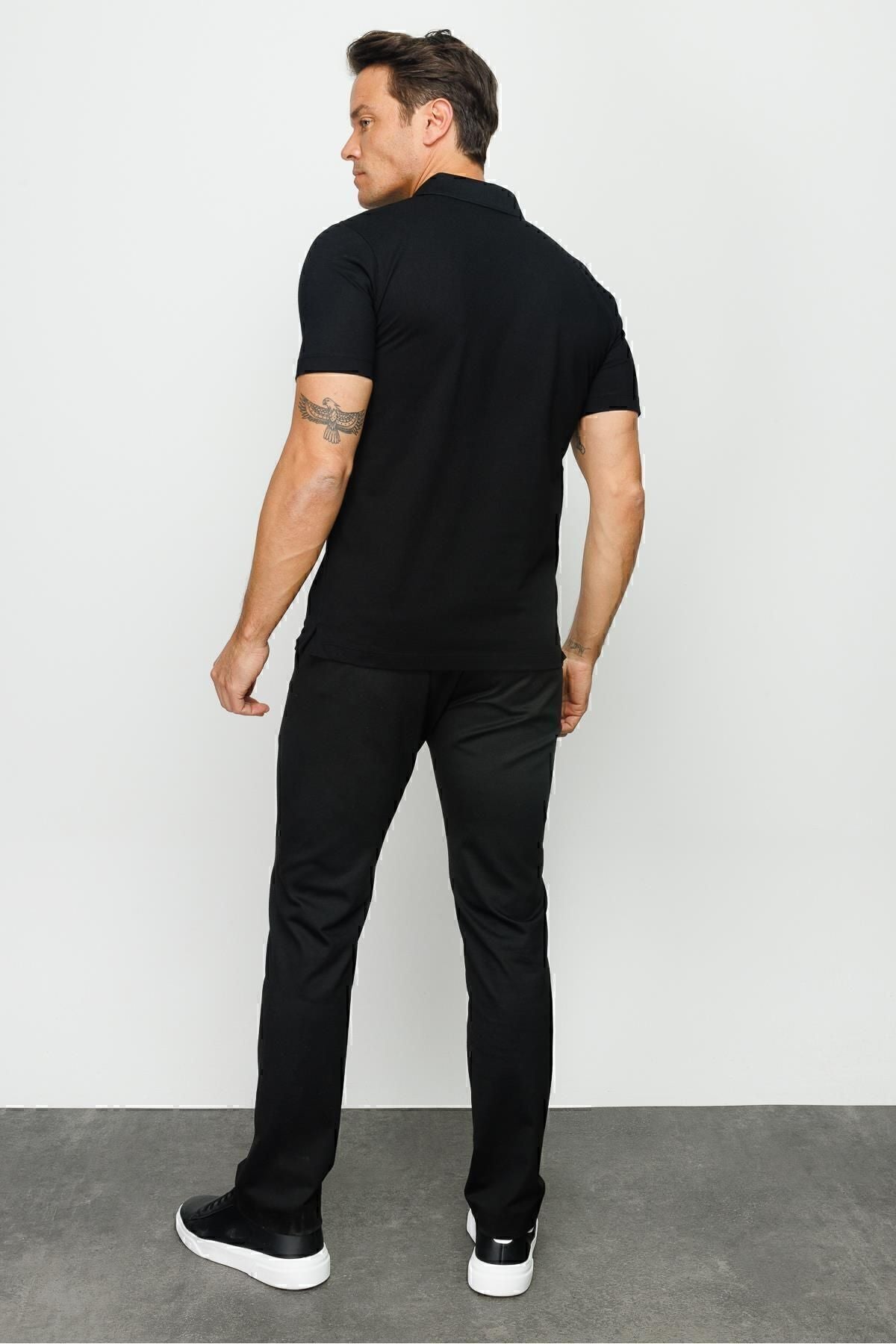 Desen Minimalist Polo Yaka Kısa Kol Erkek T-Shirt - Rahat ve Şık