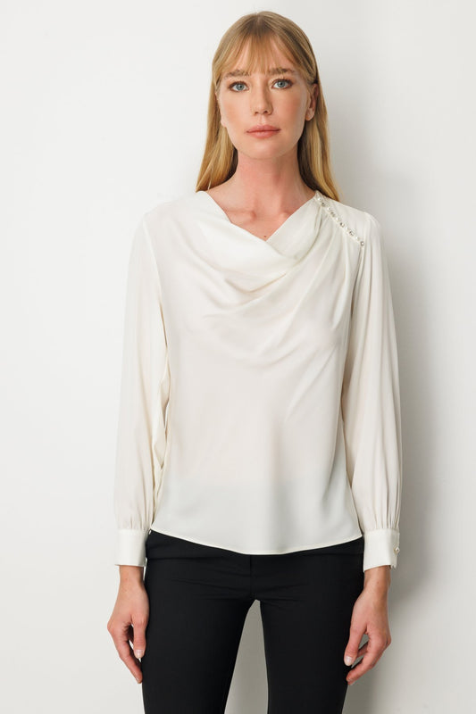 بلوزة إيكول الساتان ذات الرقبة على شكل حرف V