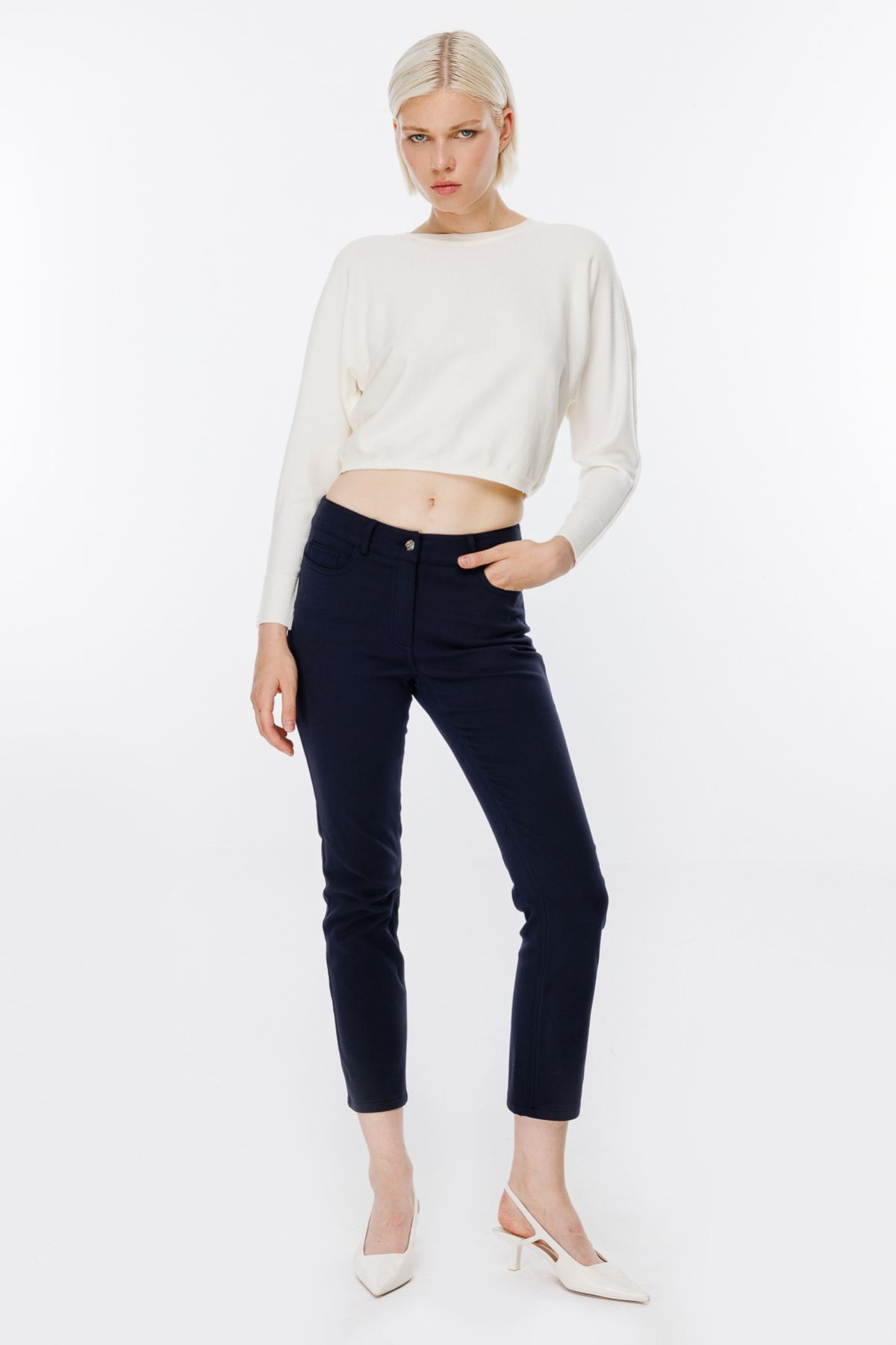 Ekol Kadın Crop Pantolon: Minimalist, Günlük Şıklık