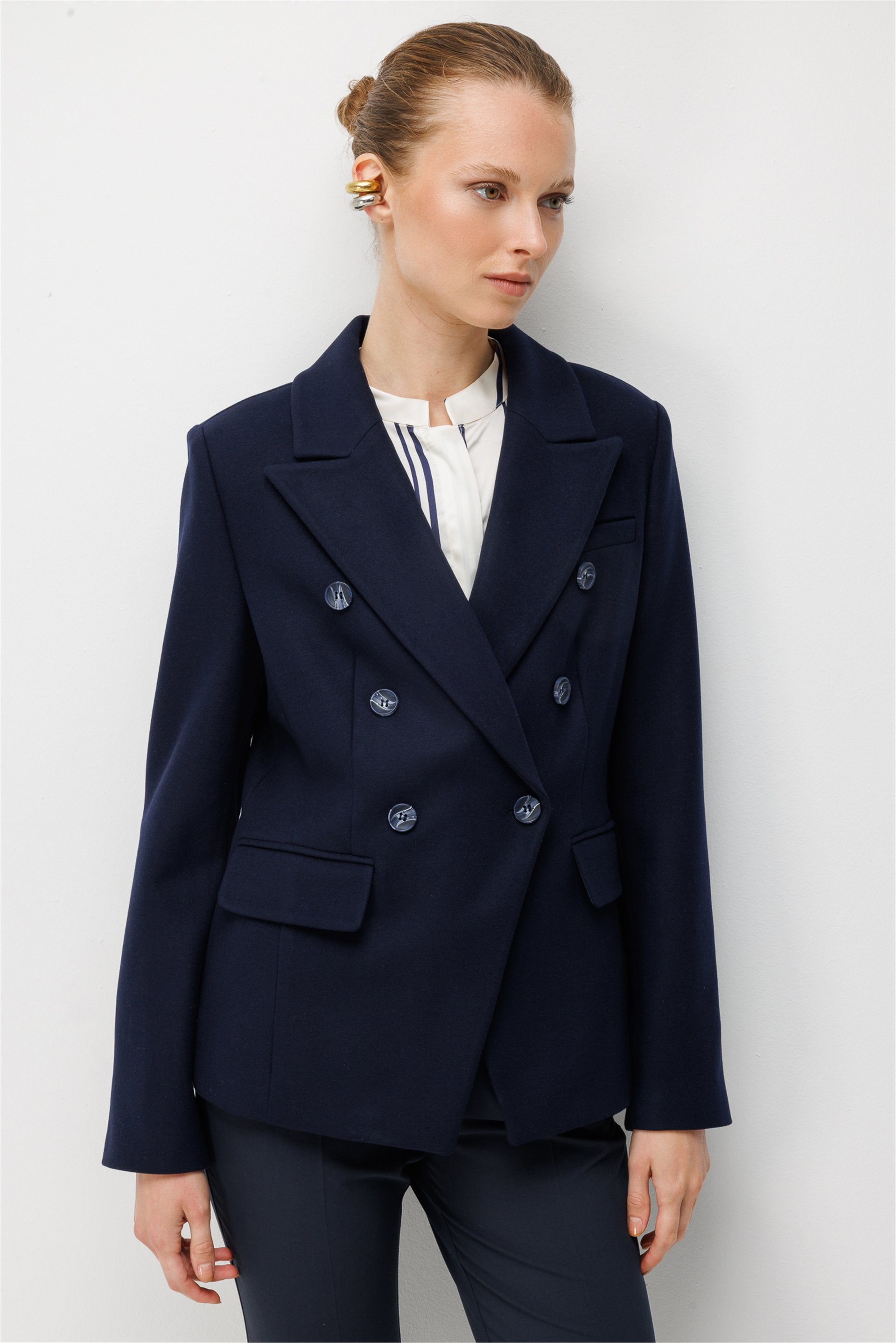 Ekol Kadın Kruvaze Çentikli Yaka Düğme Detaylı Uzun Kollu Blazer Ceket İkincil görsel