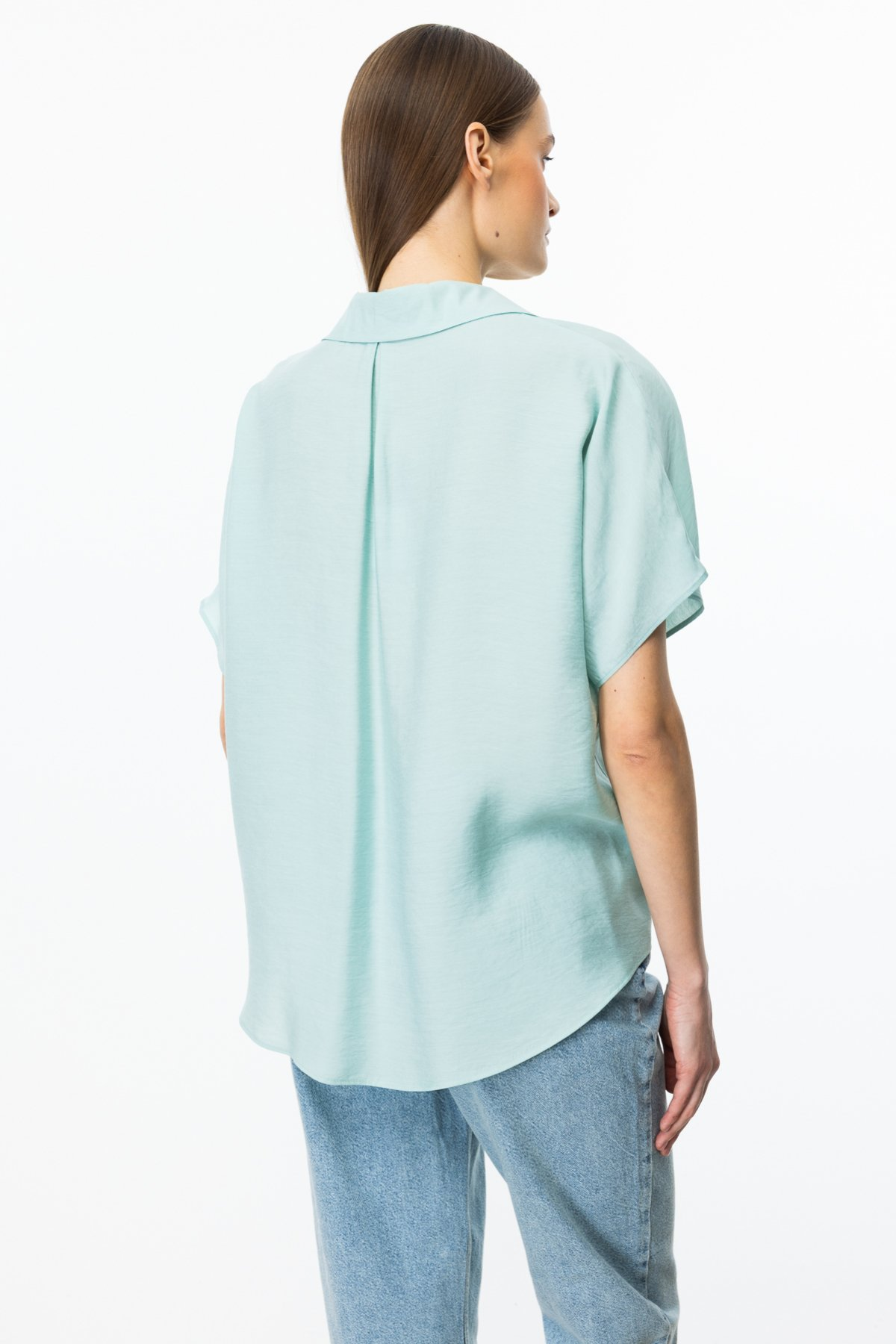 Ekol Oversize Kısa Kol V Yaka Saten Bluz - Minimalist Tarz
