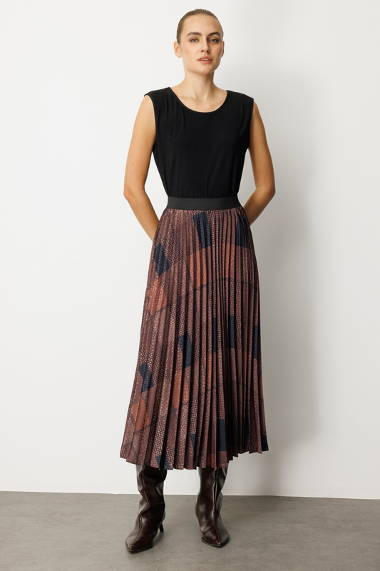 تنورة إيكول بنقشة مطوية، لون بني فاتح