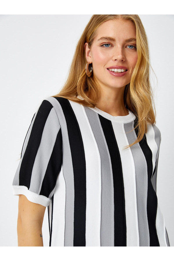 Faik Sönmez Oversize Çizgili Triko - Minimalist Stil