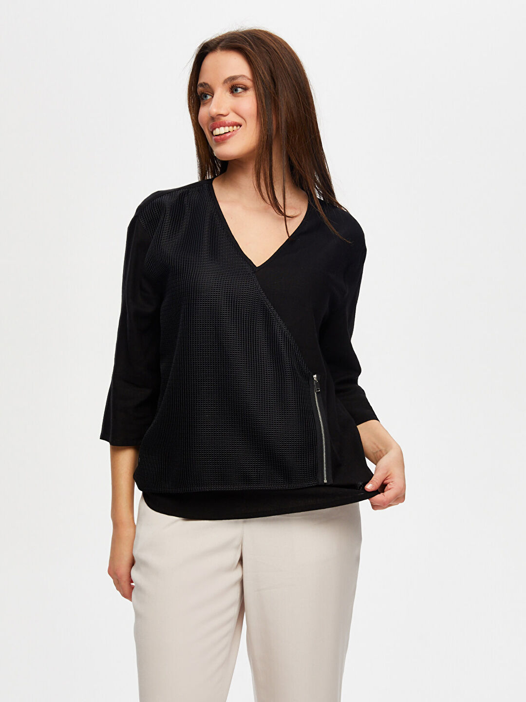 Faik Sönmez Kadın File Garnili Fermuar Detaylı Kısa Kol Ketenli Bluz