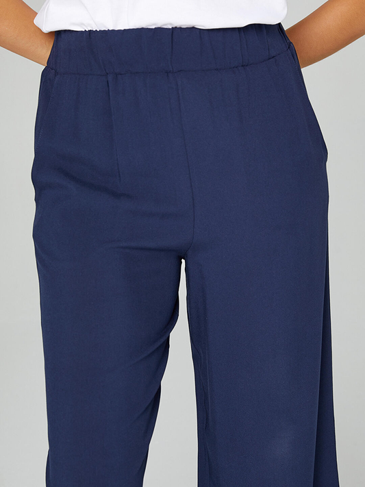 بنطال كابري نسائي من Faik Sönmez 25YB00080