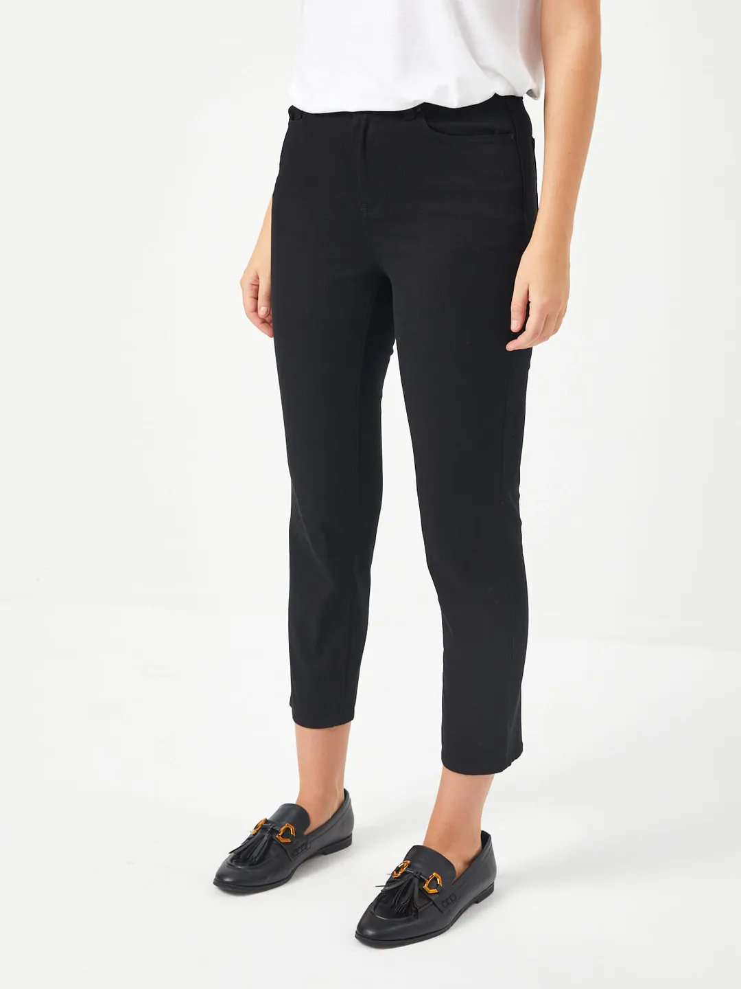 Faik Sönmez Minimalist Crop Pantolon: Günlük Şıklık İkincil görsel