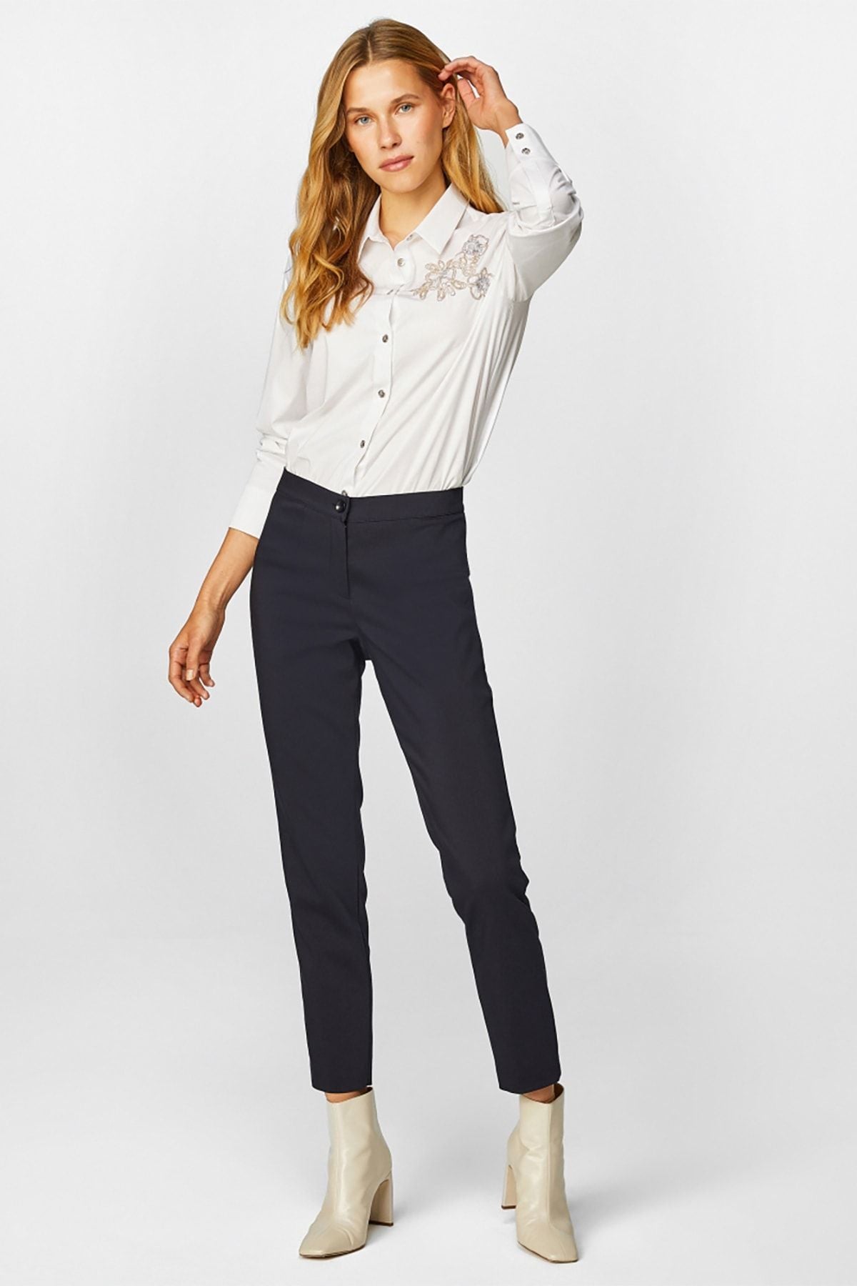 Faik Sönmez Minimalist Slim Fit Midi Kadın Pantolon - Günlük & İş Translation missing: ar.content.product_image_secondary