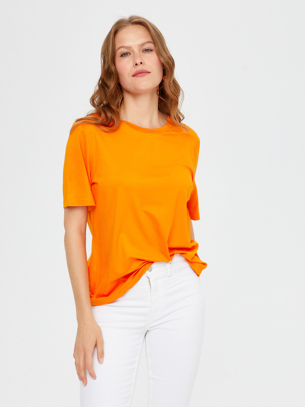 Faik Sönmez Kadın Regular Fit Yuvarlak Yaka Kısa Kollu Viskon Dokuma T-Shirt