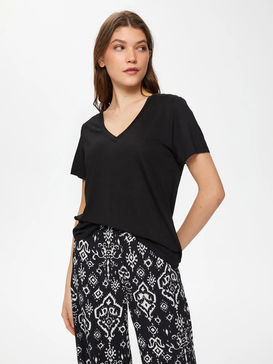 تيشيرت نسائي من تصميم فائق سونميز 25YB00001