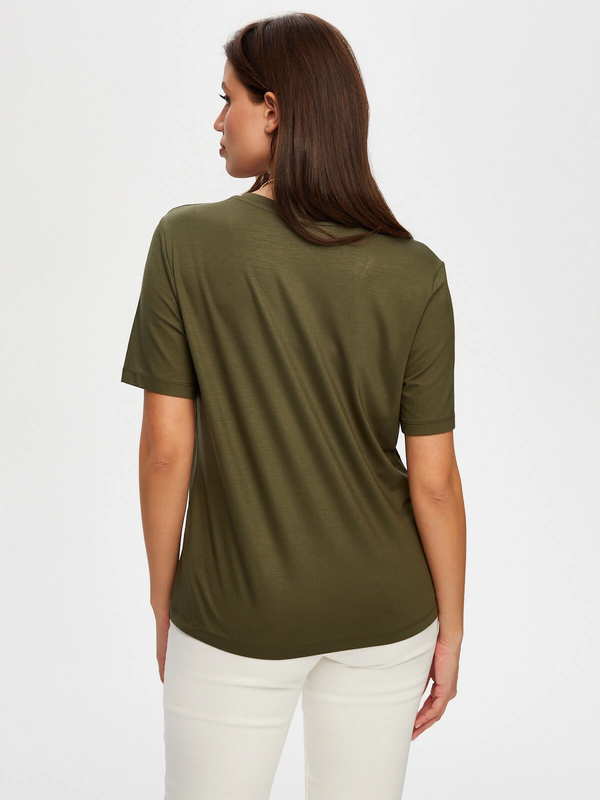 Faik Sönmez Oversize V Yaka Kadın T-Shirt - Rahat ve Şık