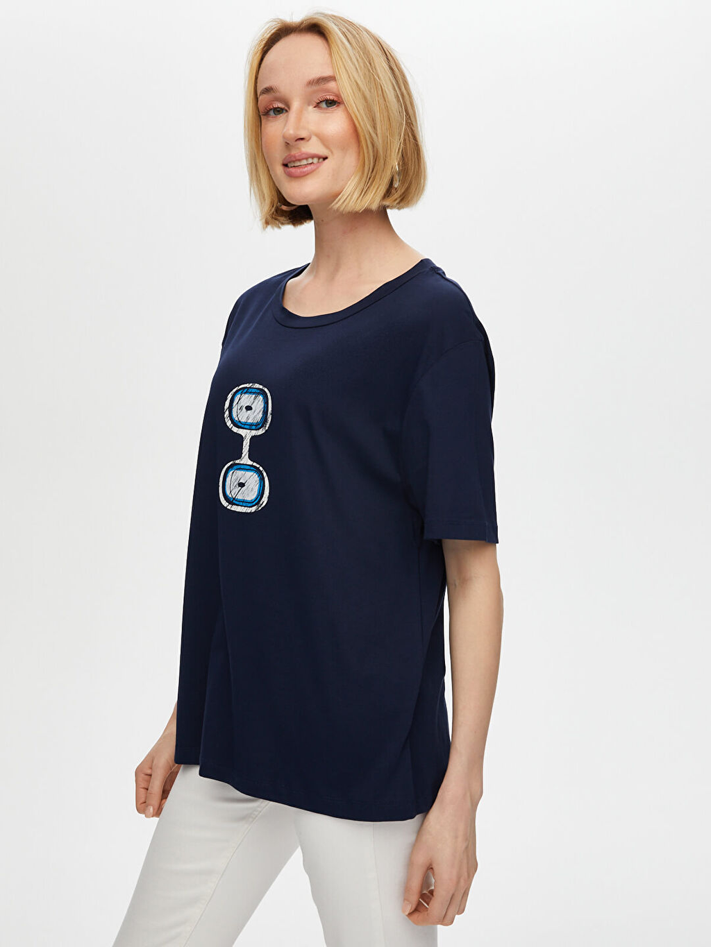 Faik Sönmez Kadın Önü Nazar Boncuğu Baskılı Yuvarlak Yaka Pamuklu T-Shirt