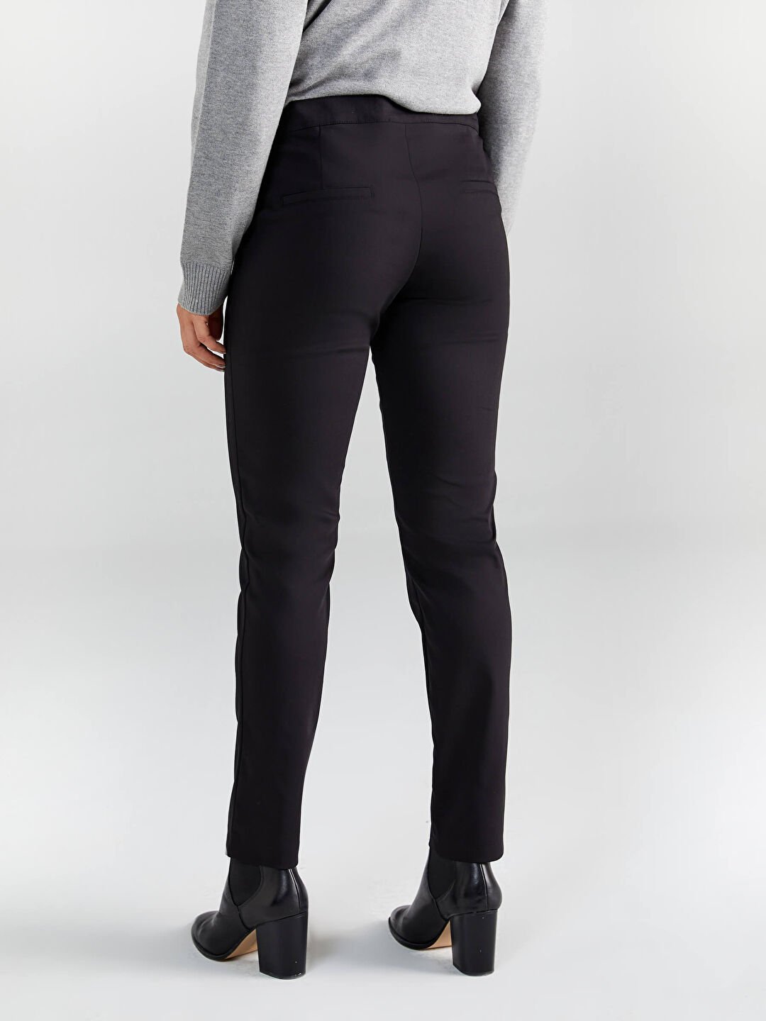 Faik Sönmez Kadın Slim Fit Normal Bel Düz Dokuma Dar Paça Pantolon