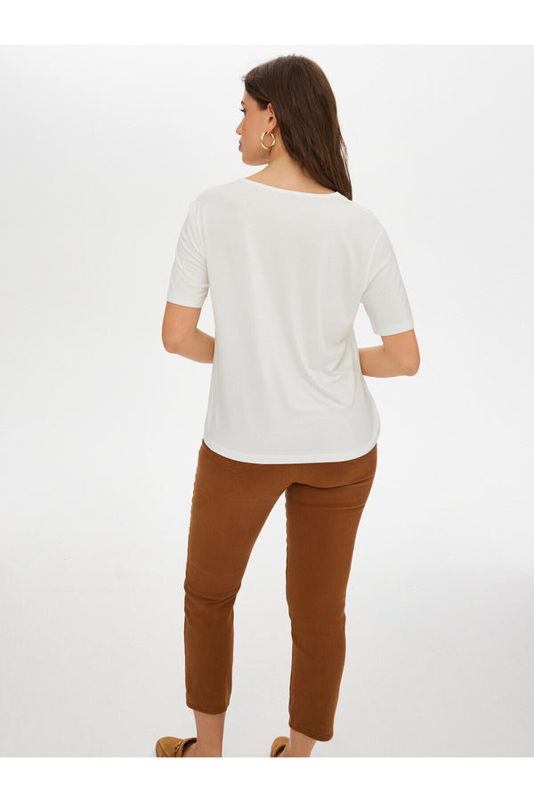 Faik Sönmez Minimalist V Yaka Oversize Tişört - Kısa Kol