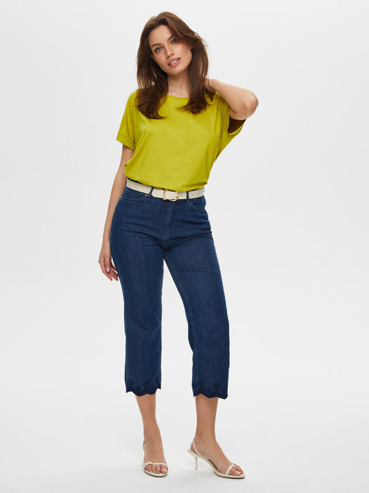 شورت جينز مطرز متوسط ​​الطول من فايك سونميز - مناسب للإطلالات اليومية