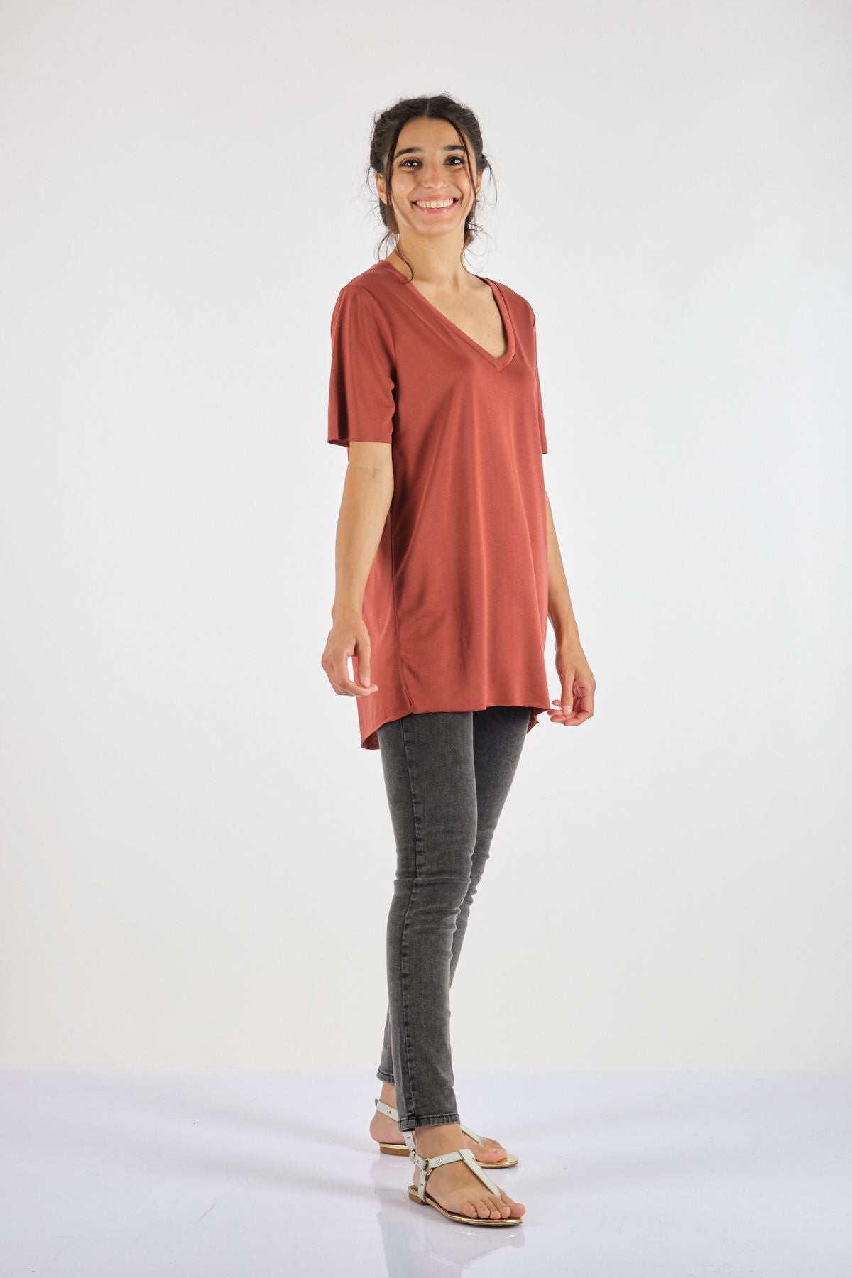 Garmenty Oversize V Yaka Midi T-Shirt - Günlük Şıklık Translation missing: tr.content.product_image_main