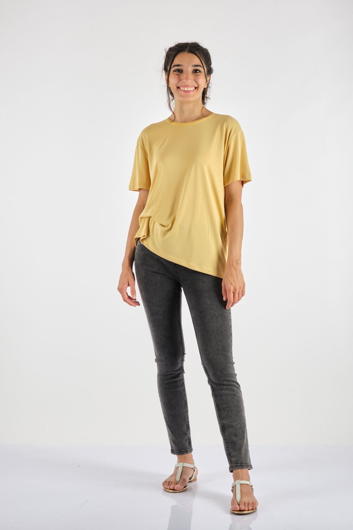 Garmenty Oversize Yuvarlak Yaka Kısa Kol Minimalist Kadın T-Shirt - Günlük Stil